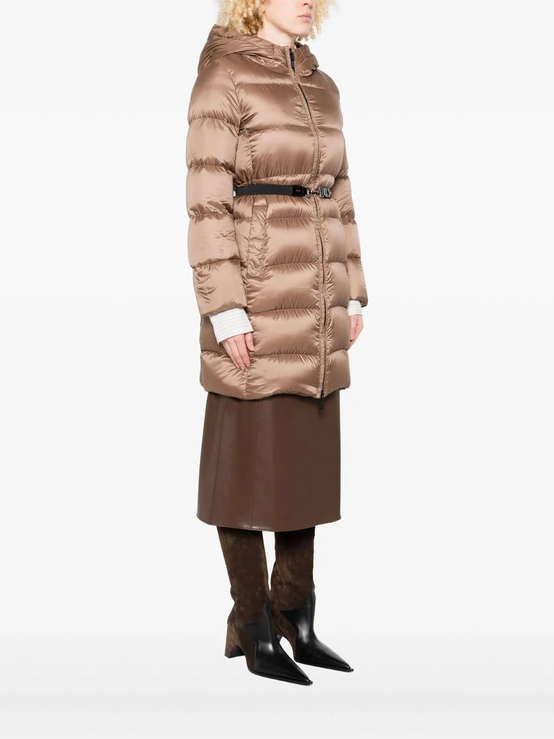 72 POLYESTER OUTERWEAR - Image 3