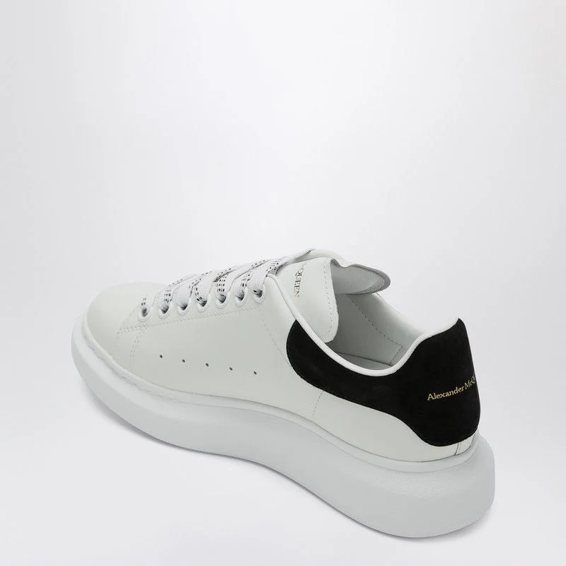 OVERSIZED SNEAKERS IN WHITE/BLACK - Image 2