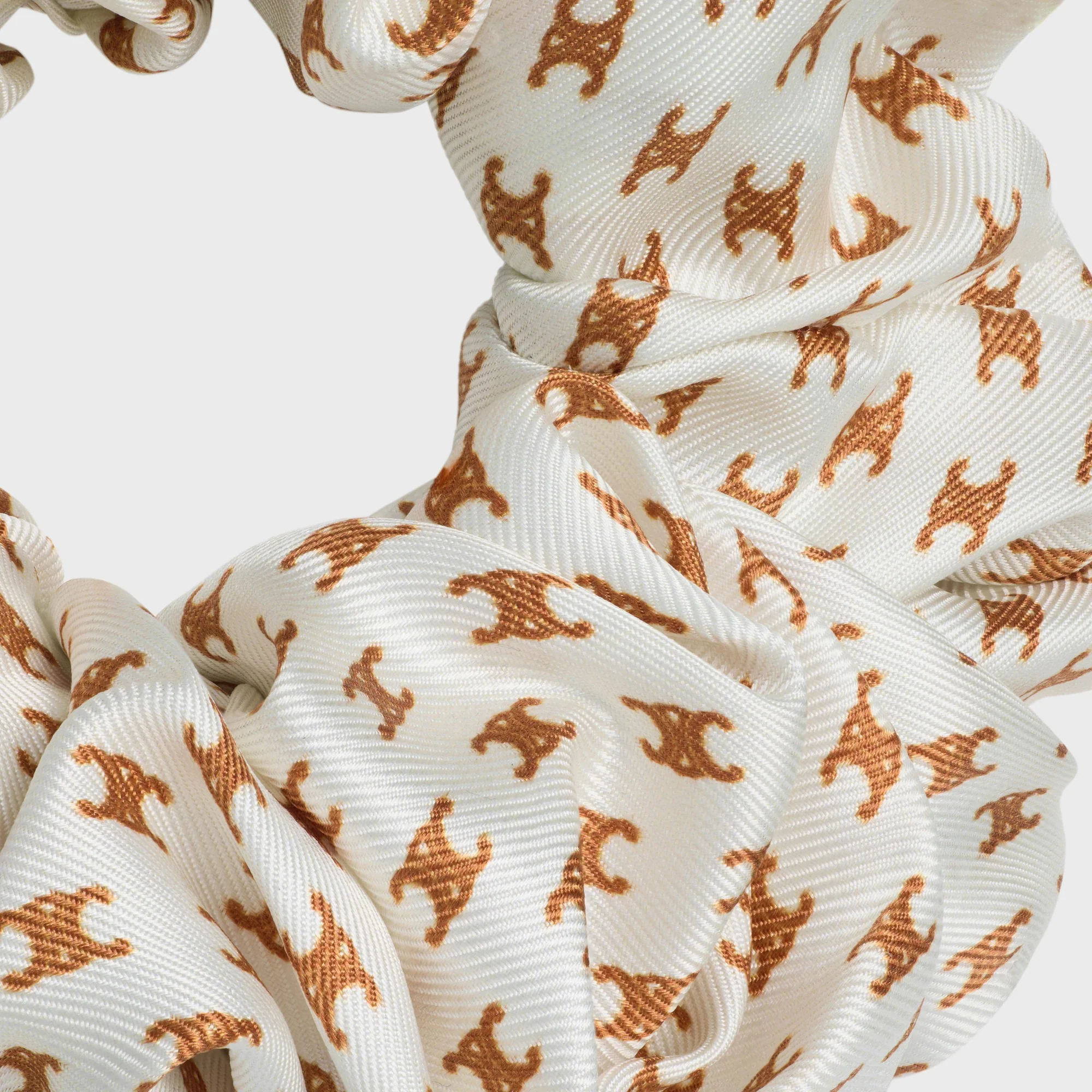 Triomphe silk scrunchy - Image 3